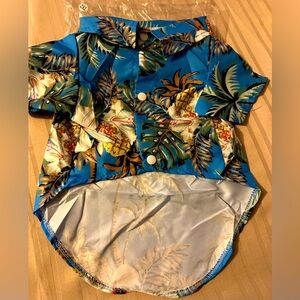 NWT untitled Hawaiian shirt for XXL (this looks more like a small or medium) ?